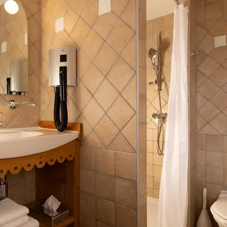 Du Manoir 3*