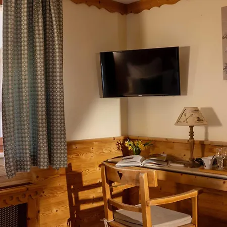 Du Manoir Hotel 3*