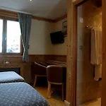 Du Manoir Hotel